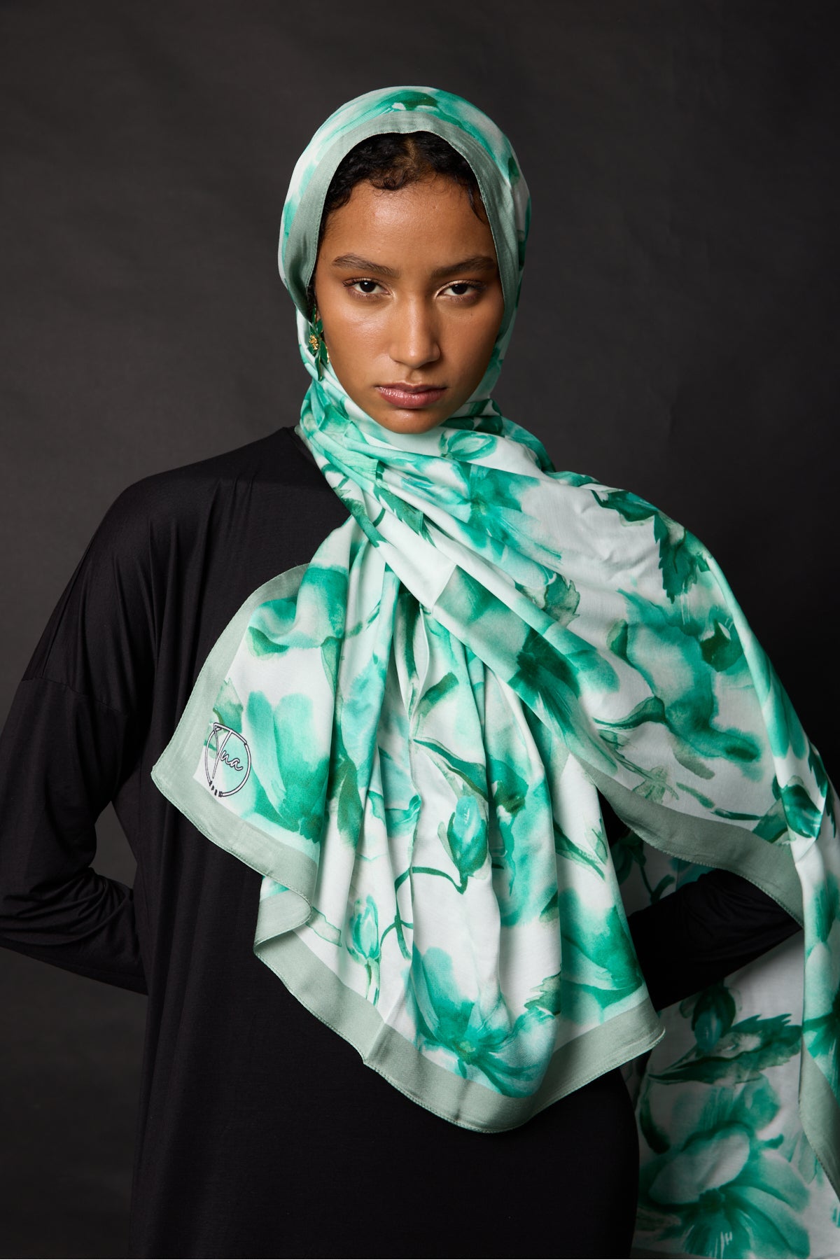 Organic Viscose İpeği İNCİRA ŞAL - Çiçek Desenli - Mint Yeşil