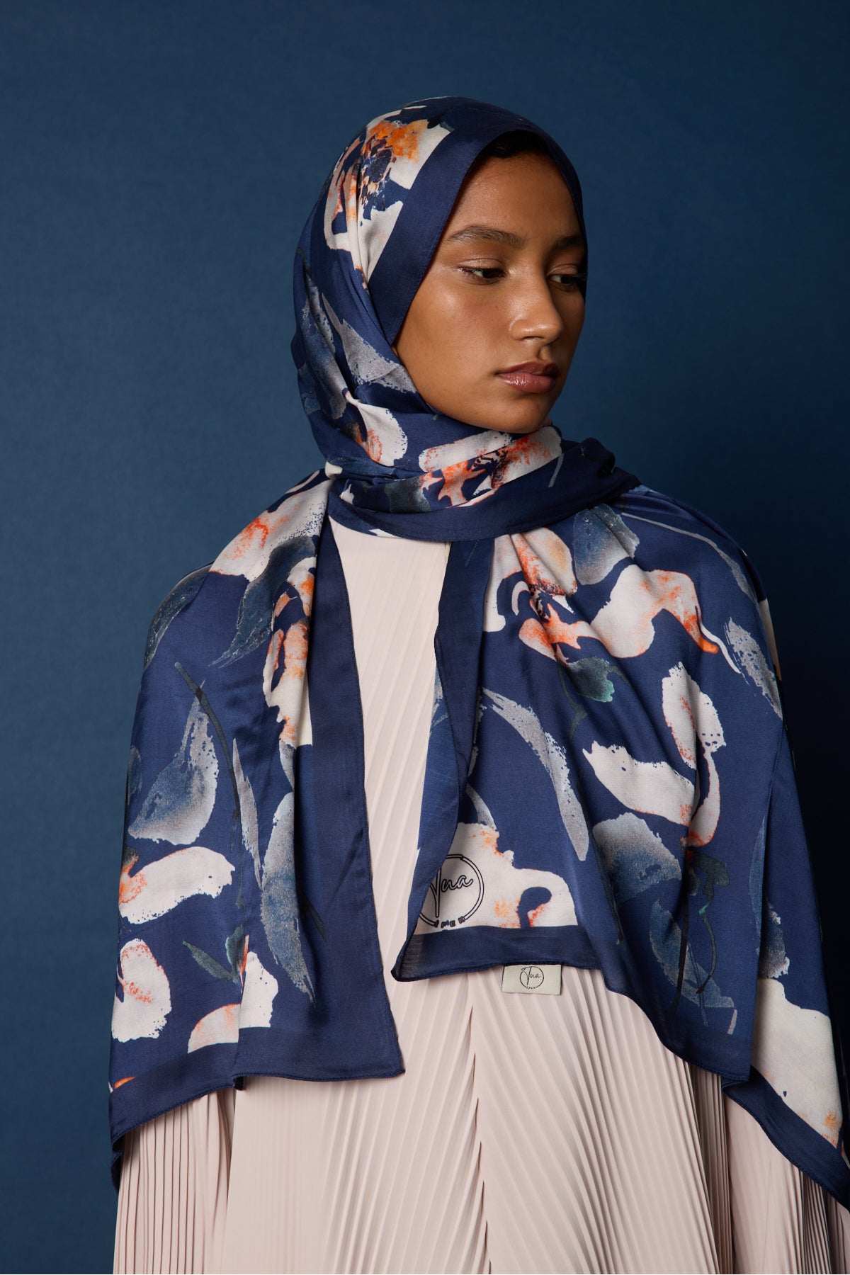 Organic Viscose İpeği İNCİRA ŞAL - FLoral Desenli - Koyu Laci