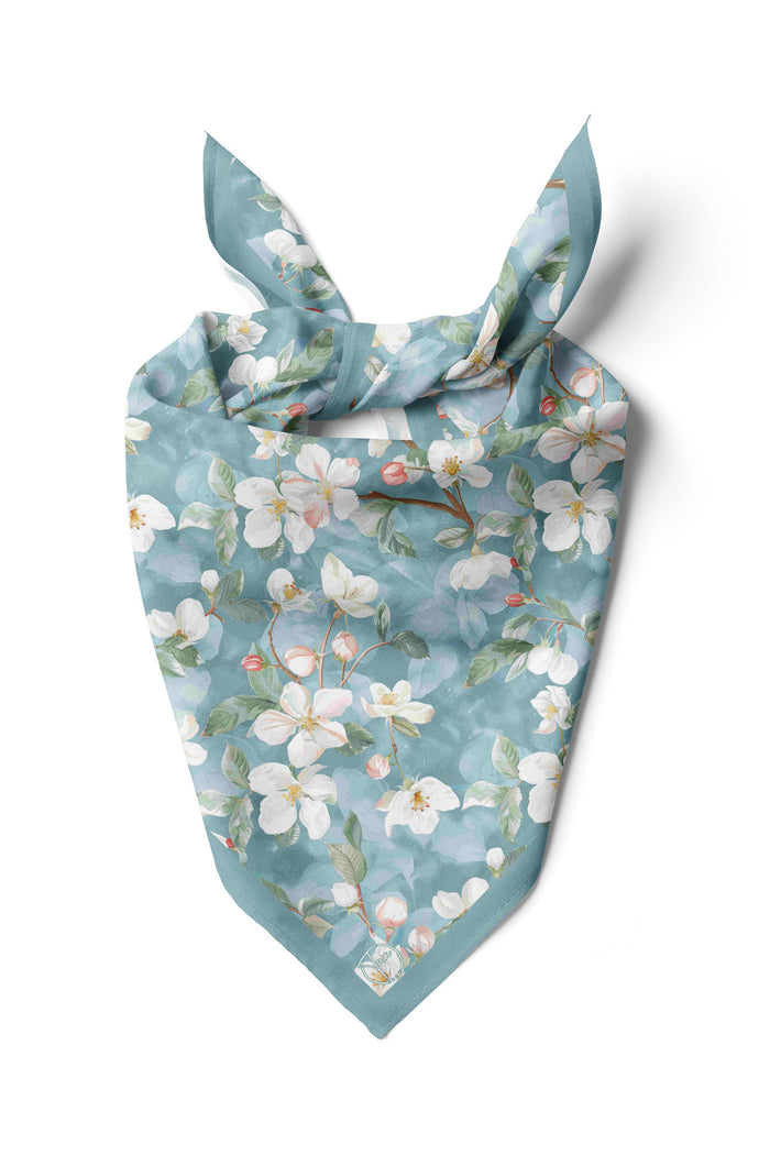 Beyaz Zambak Desen 55x55cm Bandana/Fular - Çok Renkli