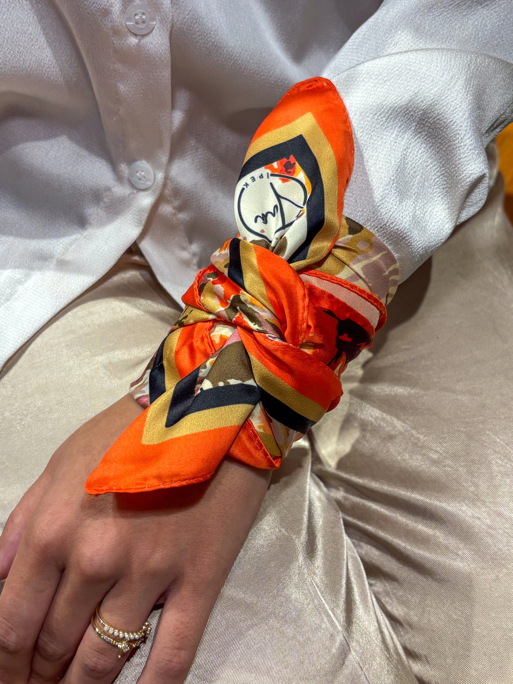 ORANGE FLOWER Desen Bandana/Fular