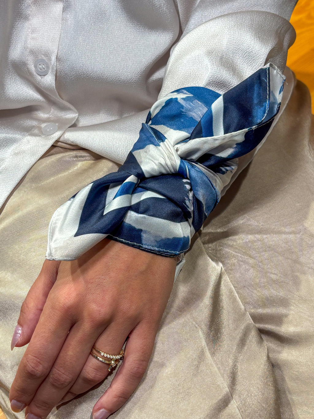 MAVİ FIRÇA DARBELERİ Desen Bandana/Fular